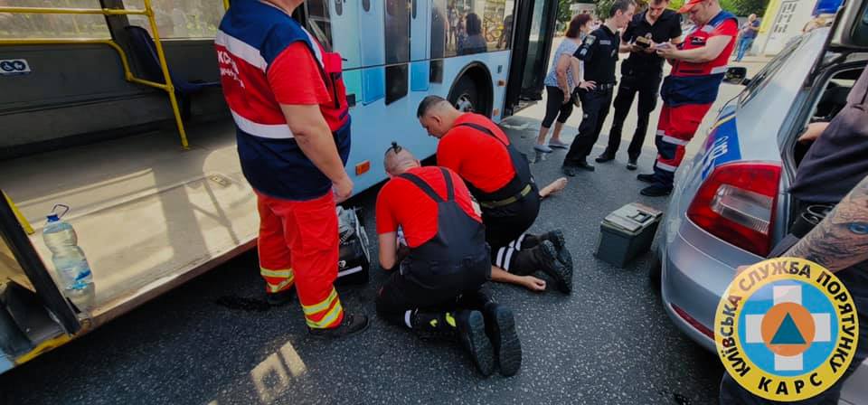 У Києві водій тролейбуса помер за кермом: раптово стало зле (фото)