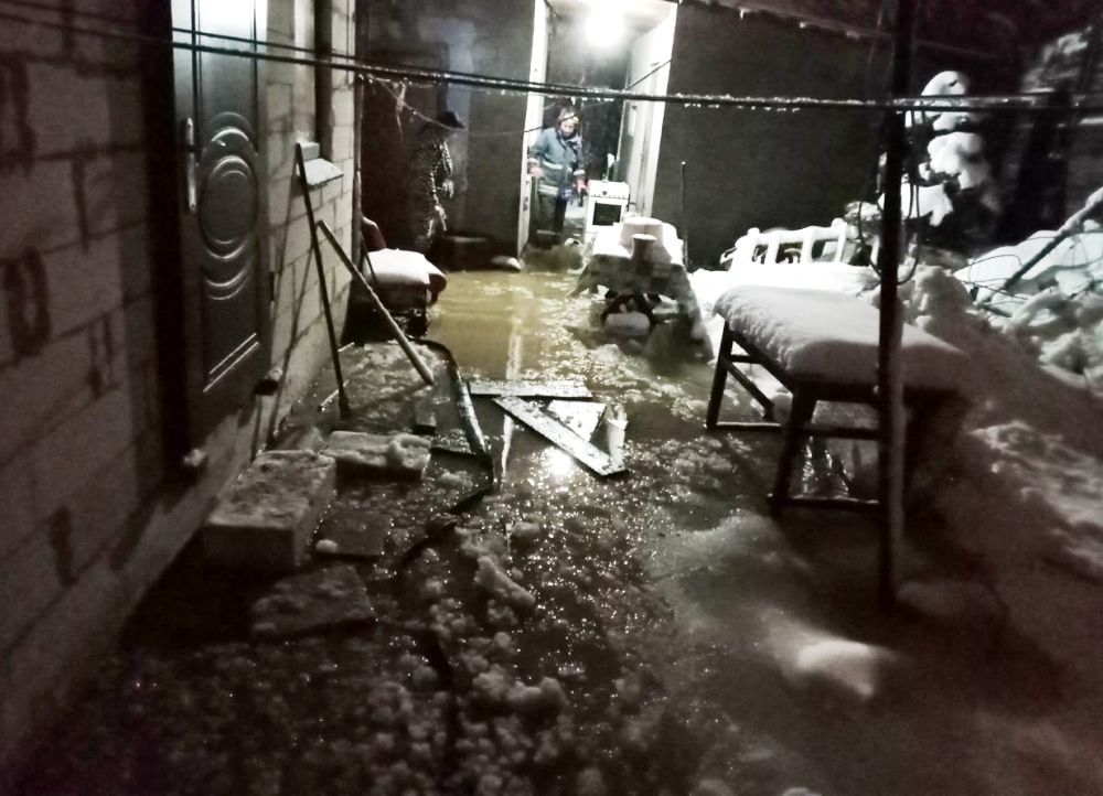 Снежная буря под Одессой: видео и фото спасения украинцев из снежных ловушек