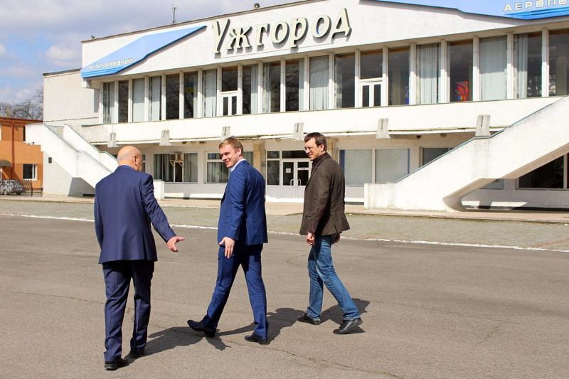 Авиасообщение с Закарпатьем восстановят в этом году, - Омелян