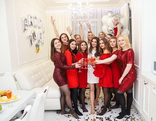 Дочь Кузьмы Скрябина вышла замуж за студента: новые фото со свадьбы