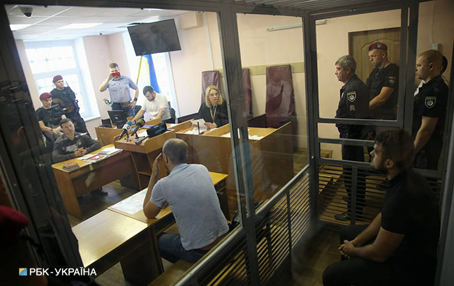 Суд начал рассмотрение дела о погроме киосков на Дарынке