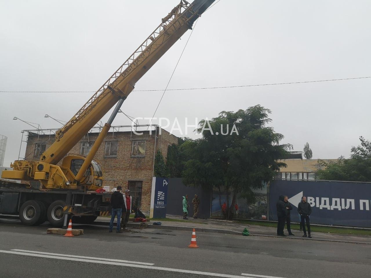 Верещук второй день "летает" над Киевом и теперь провоцирует пробки (фото)