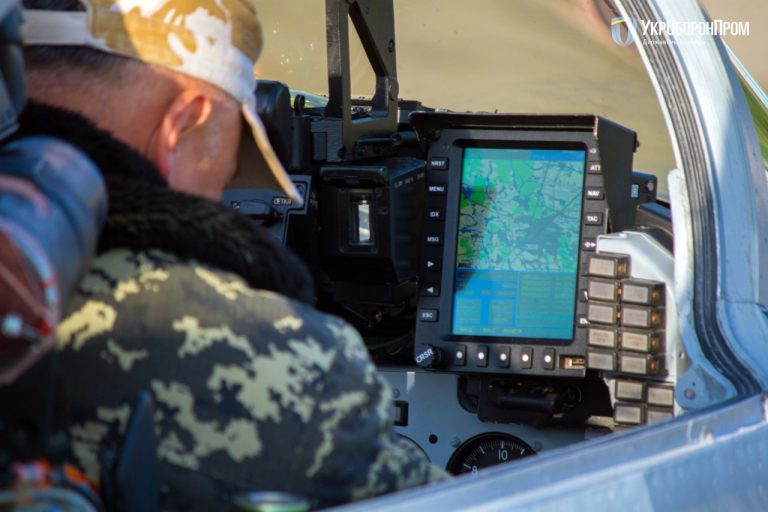 Українська армія отримала потужний модернізований винищувач: яскраві фото