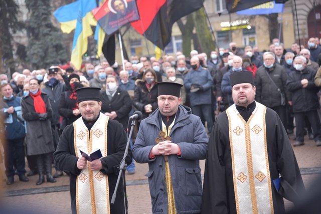 В городах Украины ярко и необычно отметили день рождения Бандеры: как это было