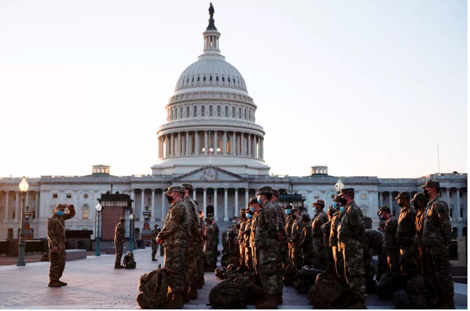 Появились фото "оккупированного" Вашингтона накануне инаугурации Байдена: такого не видели никогда