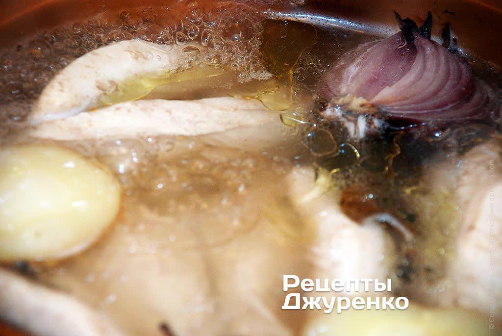 Кулинар дал рецепт классических блинчиков с курицей с секретным ингредиентом