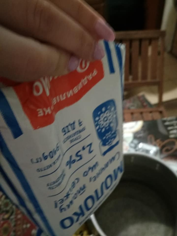 Вода вместо молока: украинцы жалуются на производителя молочки, а те оправдываются