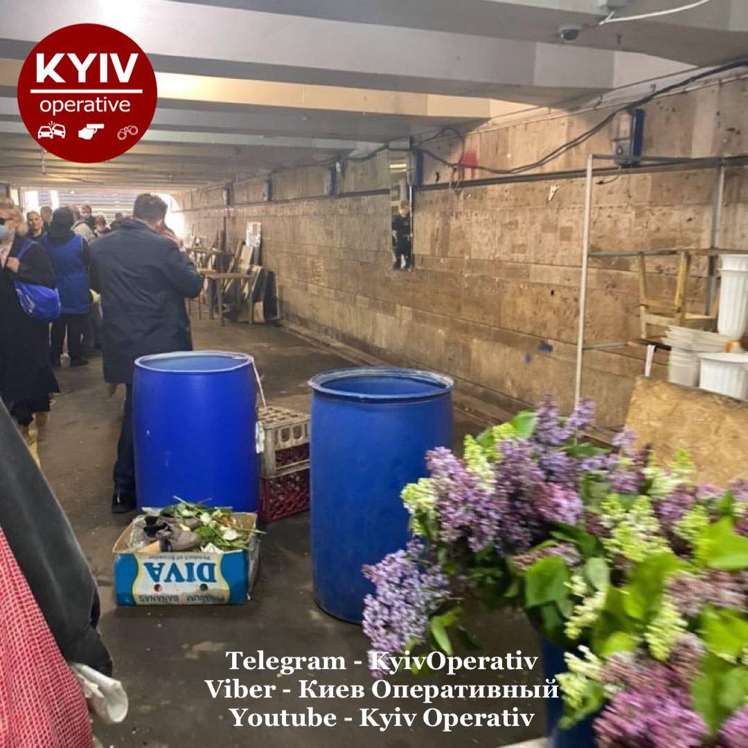 На "Льва Толстого" розігнали торговців квітами: таким чистим цей перехід ви не бачили!