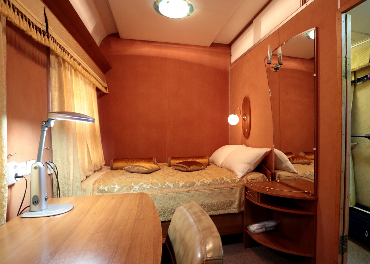 Кухня, спальня и душ: фото самых роскошных вагонов Укрзализныци