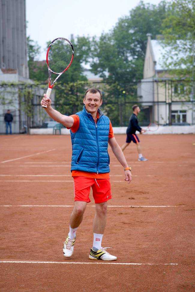 Как корпорация "РИЕЛ" и Ростислав Мельник возрождают детский теннис в Украине