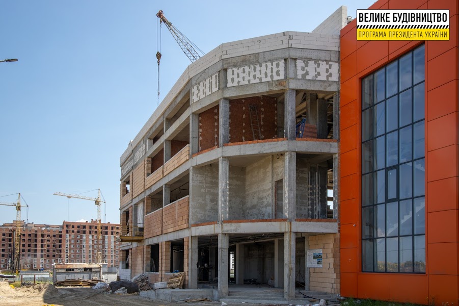 В Днепропетровской области "с нуля" строят два современных бассейна