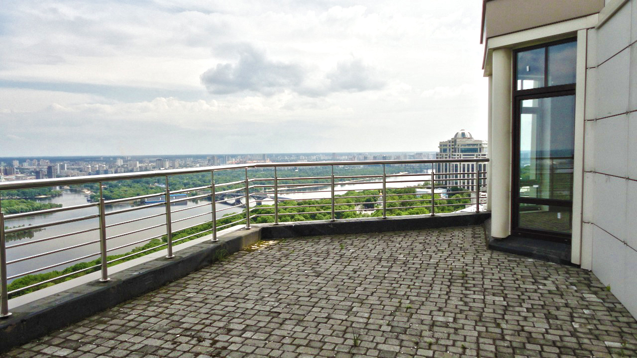 Как выглядит дом в центре Киева, где живет Зеленский: сколько стоит соседство с президентом