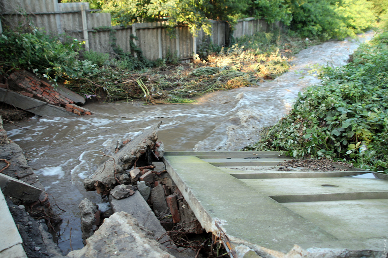 Под Одессой из-за мощных ливней затопило целое село (фото и видео)