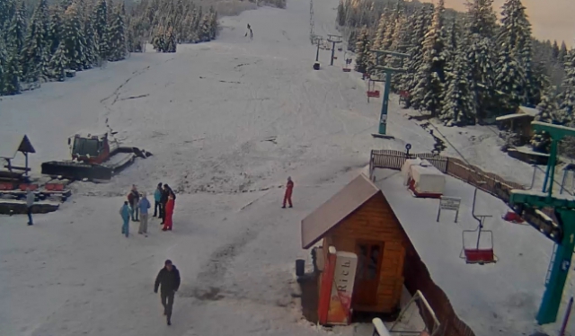 Карпати заморозило і засипало снігом: фото зимової казки в горах