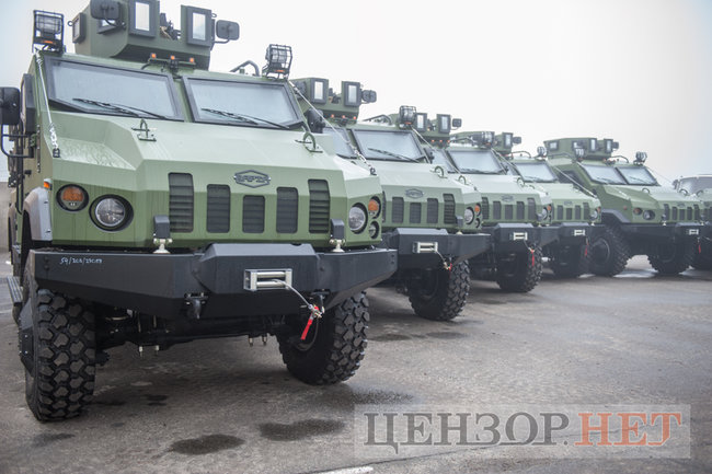 НГУ и Минобороны досрочно получили партию бронемашин "Варта", которые отправят в зону АТО
