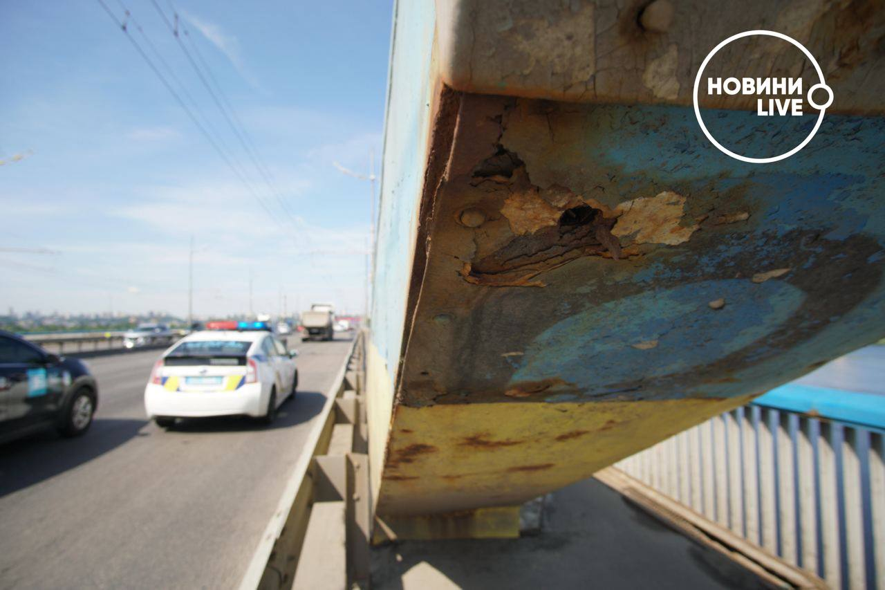 Северный мост в Киеве в плачевном состоянии: грустные видео и фото