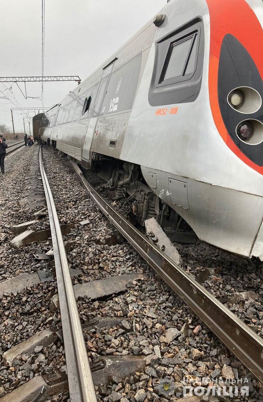 Погода на сьогодні: в Україні очікуються дощі зі снігом, температура до +6