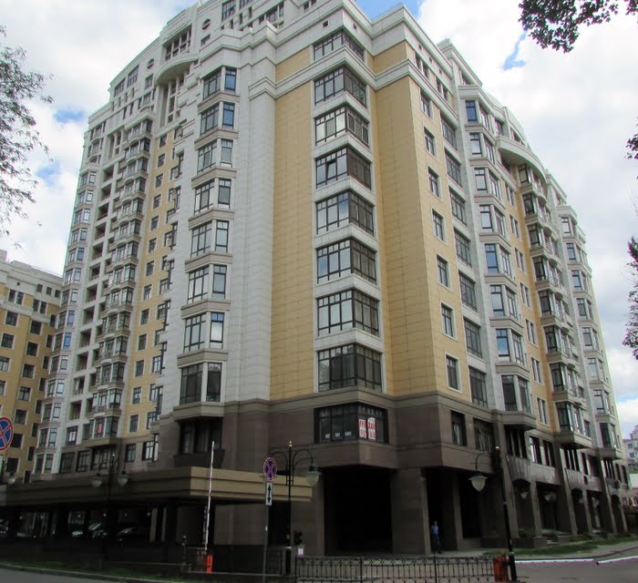 Как выглядит дом в центре Киева, где живет Зеленский: сколько стоит соседство с президентом