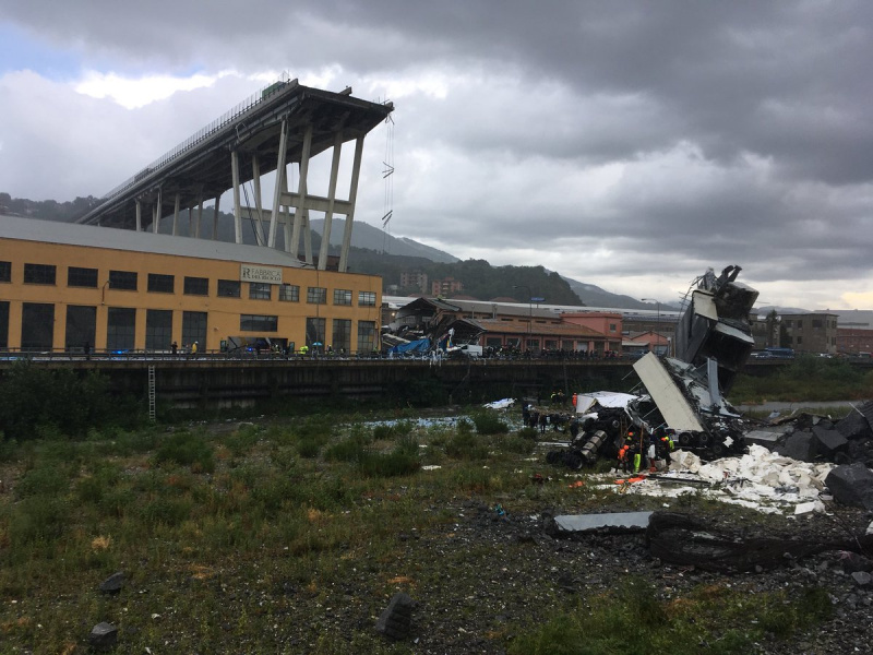 В Італії обрушився міст: загинули щонайменше 20 осіб