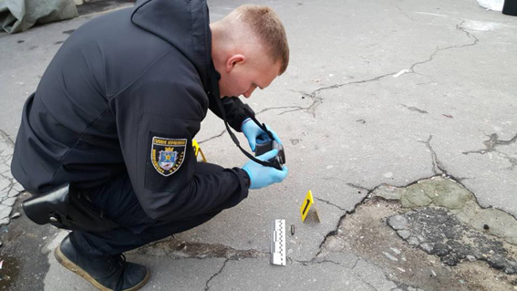 В Николаеве банда злоумышленников совершила вооруженное нападение на ювелирный магазин