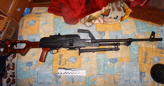 Нацполиция обнаружила пулемет и наркотики в столичной квартире