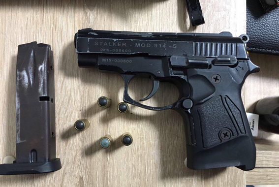 В Одесі затримали чоловіка з арсеналом зброї