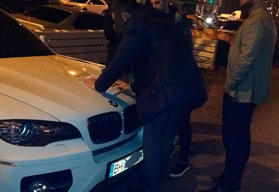 В Затоке депутаты и полицейский организовали "схему" завладения землями