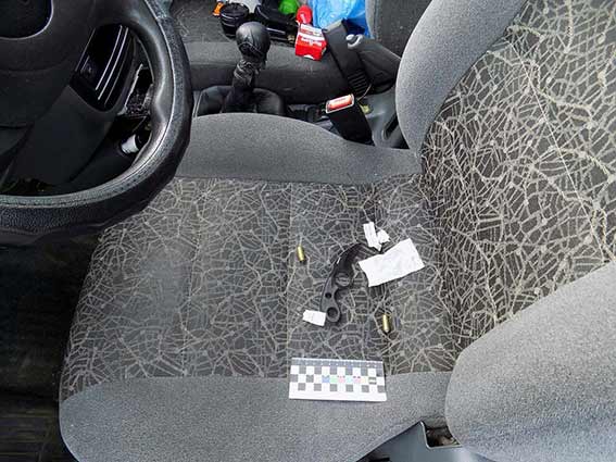 У Вінницькій області поліція вилучила зброю і наркотики в авто порушника ПДР