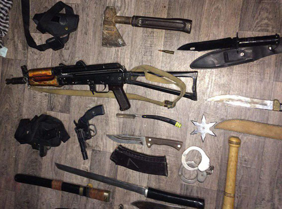 В Бахмуте у местного жителя изъяли арсенал оружия