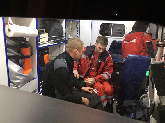 Унаслідок штовханини під Радою постраждав поліцейський, є затриманий