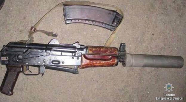 В Запорожской области правоохранители изъяли у местного жителя арсенал оружия