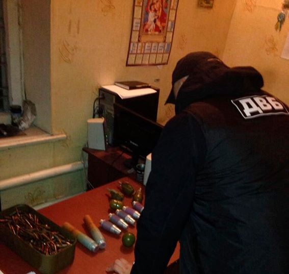 В Украине полиция за сутки открыли 30 дел по факту незаконного обращения с оружием и боеприпасами