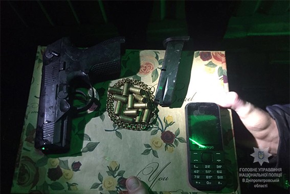 В Днепропетровской области у подозреваемых в похищении человека изъяли оружие и наркотики