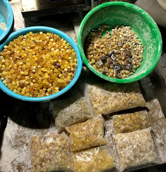 У Житомирській області поліція ліквідувала цех по обробці бурштину