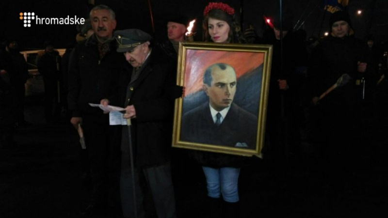 Факельное шествие по случаю дня рождения Бандеры проходит в Киеве