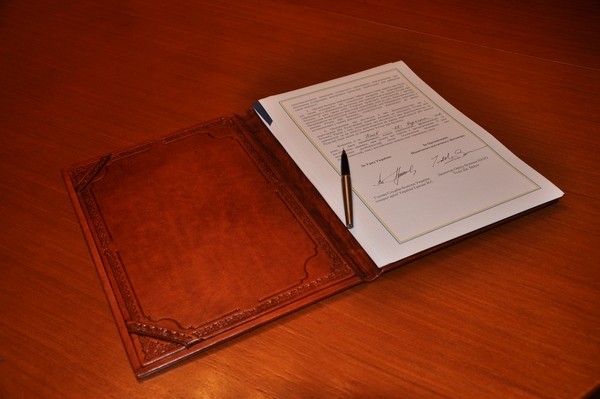 Україна і НАТО підписали угоду про охорону інформації з обмеженим доступом