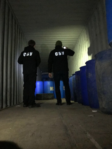 В Одесской области СБУ блокировала поставки в Украину контрафактного спирта