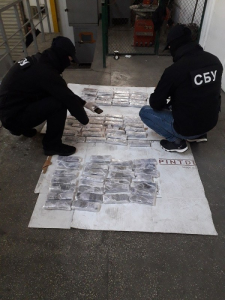 СБУ обнаружила партию наркотика из Европы на полмиллиона долларов США
