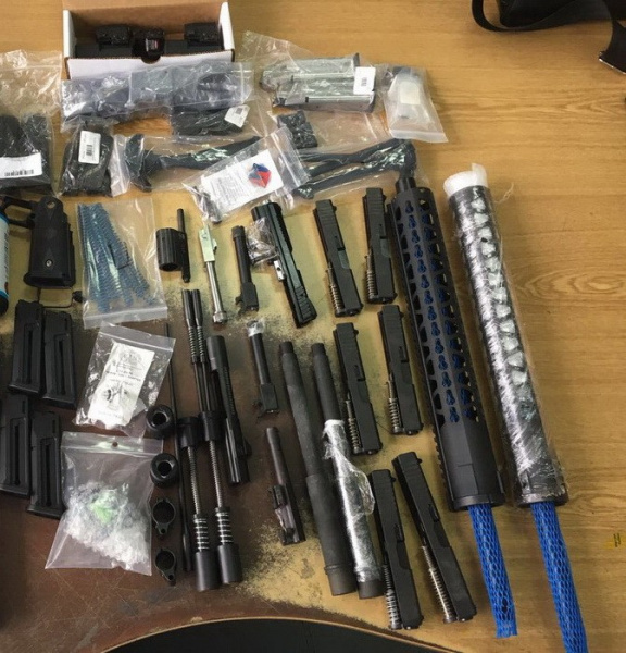 В Одесі СБУ викрила угруповання контрабандистів зброї