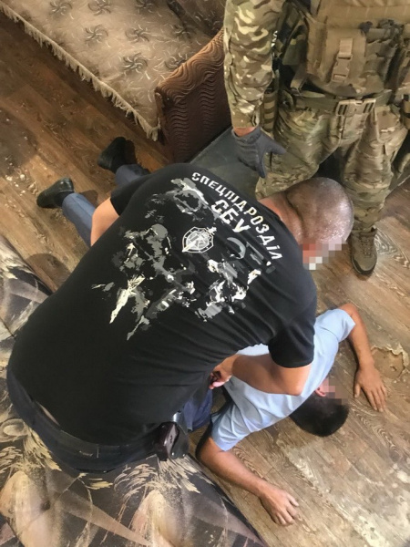 Посадовця Одеської митниці викрито на систематичному хабарництві