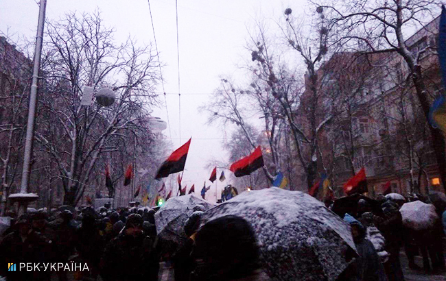 Сторонники Саакашвили разбили окно в магазине "Рошен" близ СИЗО СБУ