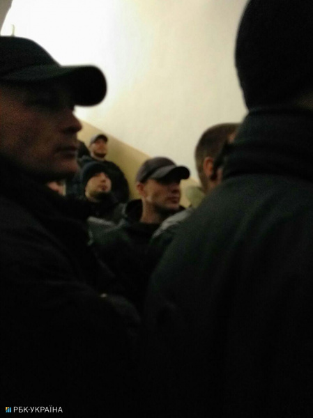 Суд над Трухановым: неизвестные устроили потасовку