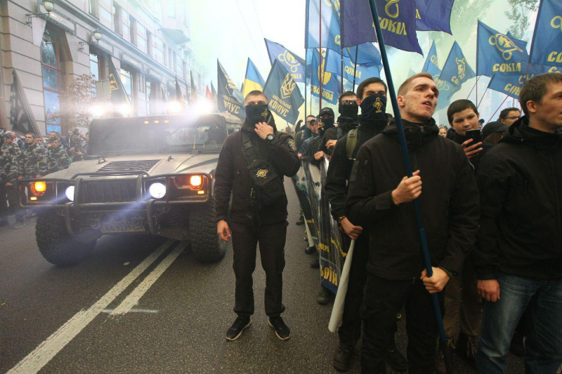 Покров без крови: как правые отметили день УПА и не пошли штурмовать Лавру