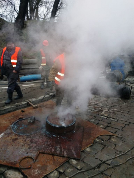 У Києві на Володимирському узвозі до середи частково обмежать рух