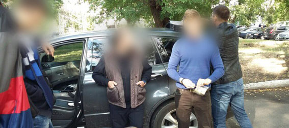 На взятке в 416 тыс. гривен задержан чиновник Днепропетровской РГА