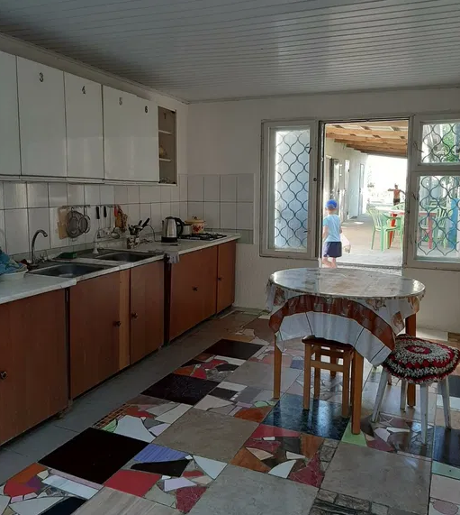 Як виглядає бюджетне житло на українських морських курортах: вся принадність відпочинку за 100-150 гривень