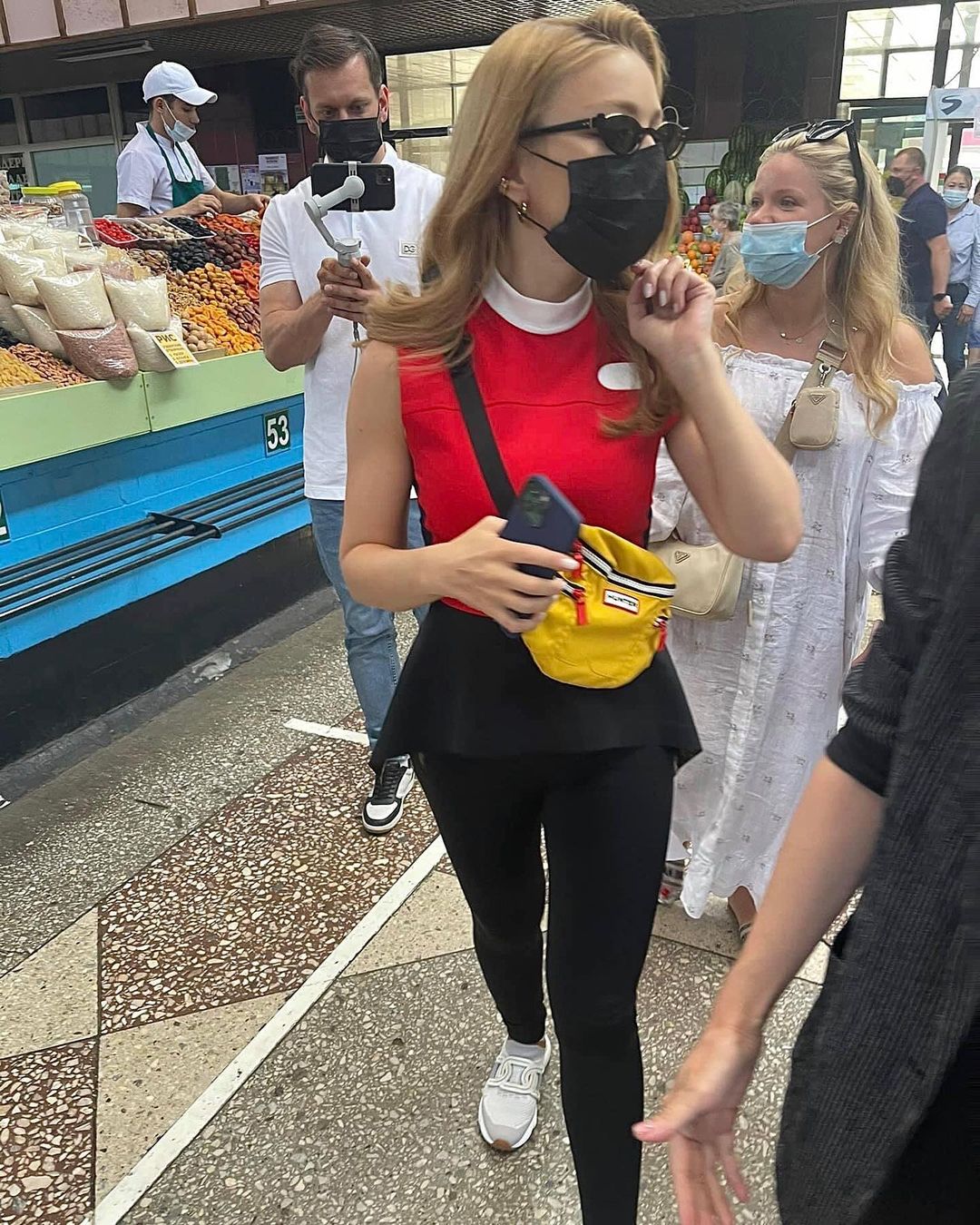Тину Кароль внезапно застали на рынке в Казахстане (фото)