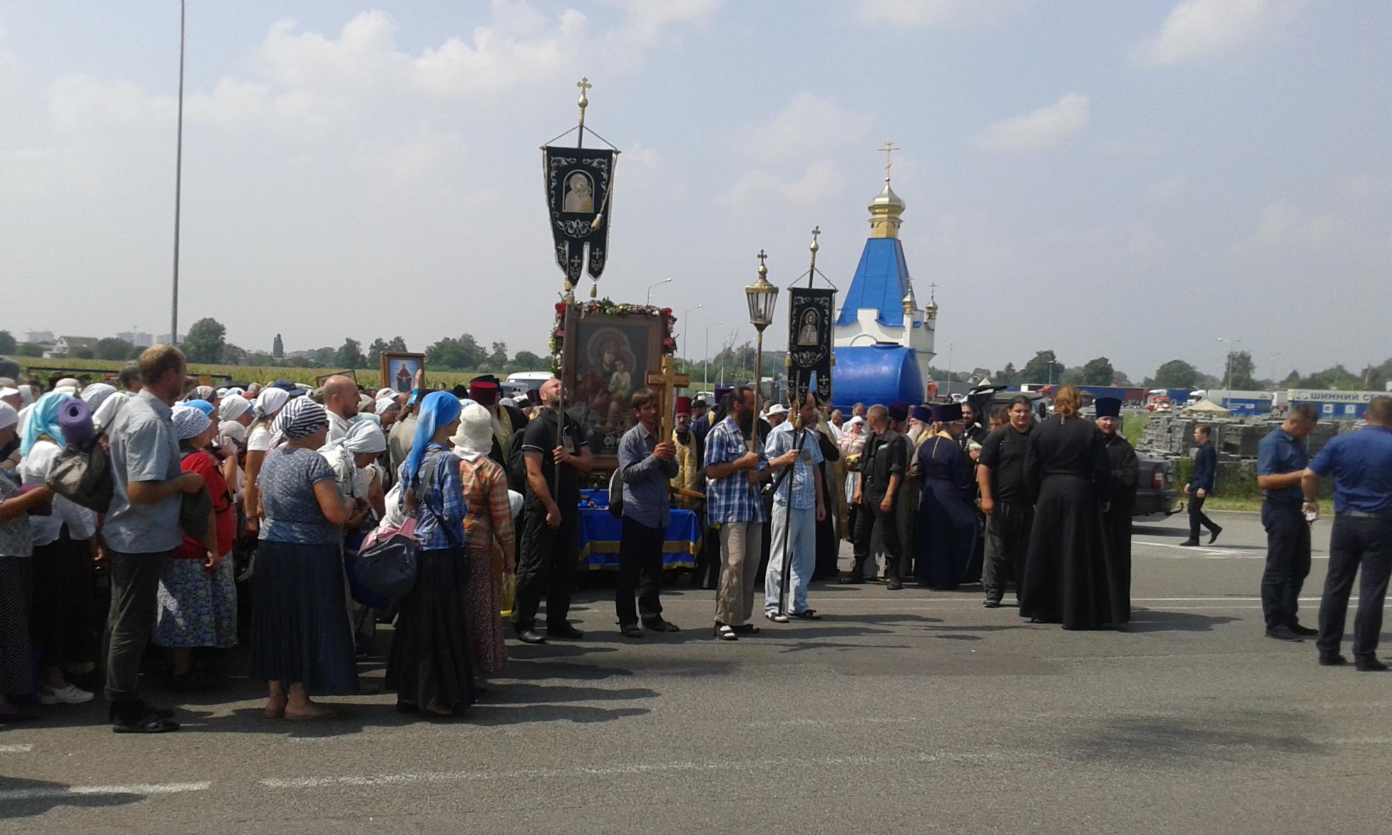 Крестный ход на Киев с бориспольского направления возобновил движение