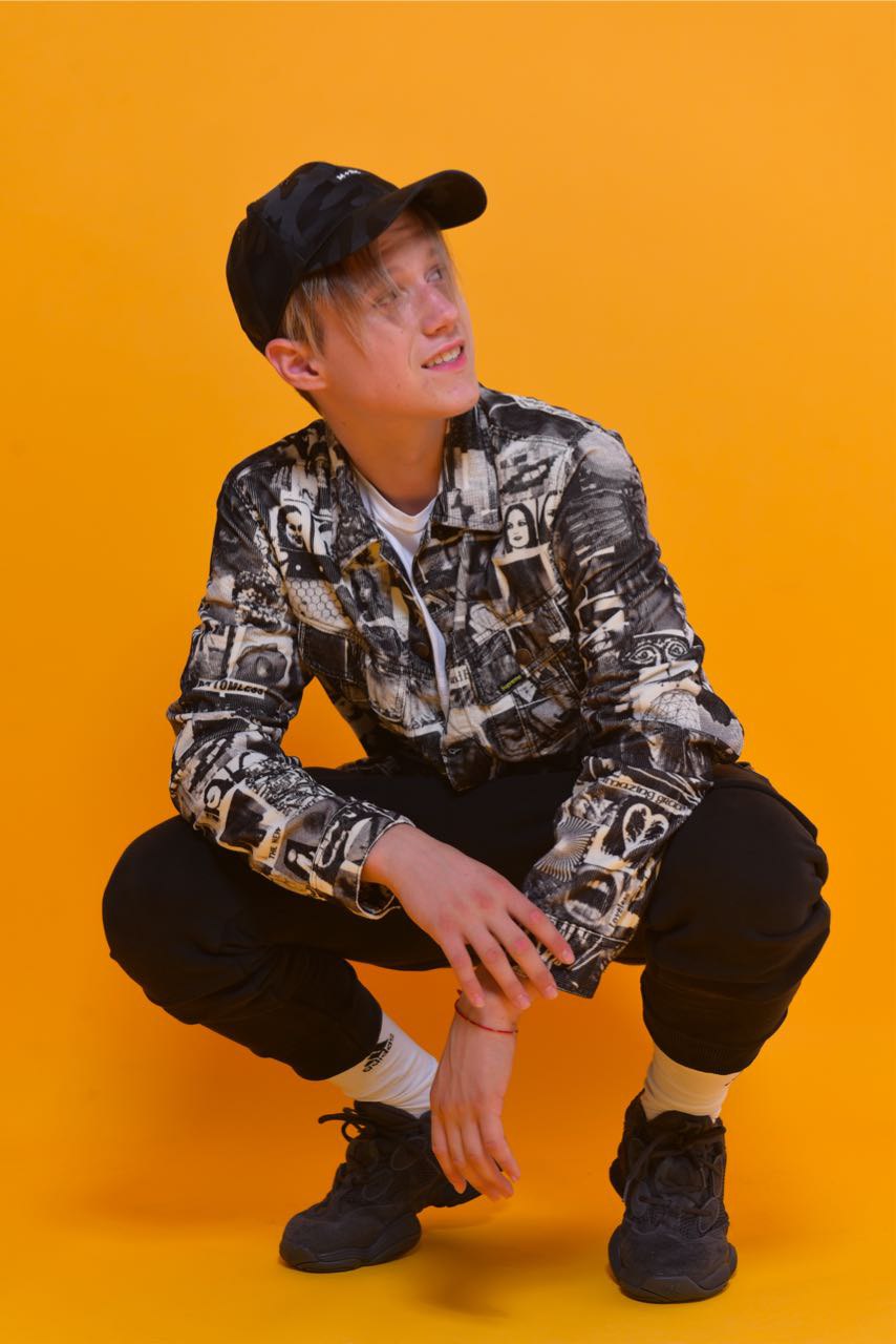 "Медленно": звезда сериала "Школа" выпустил новый хит