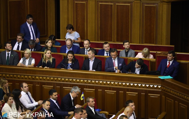 Дебют "Слуги народа": как партия Зеленского начала управлять страной